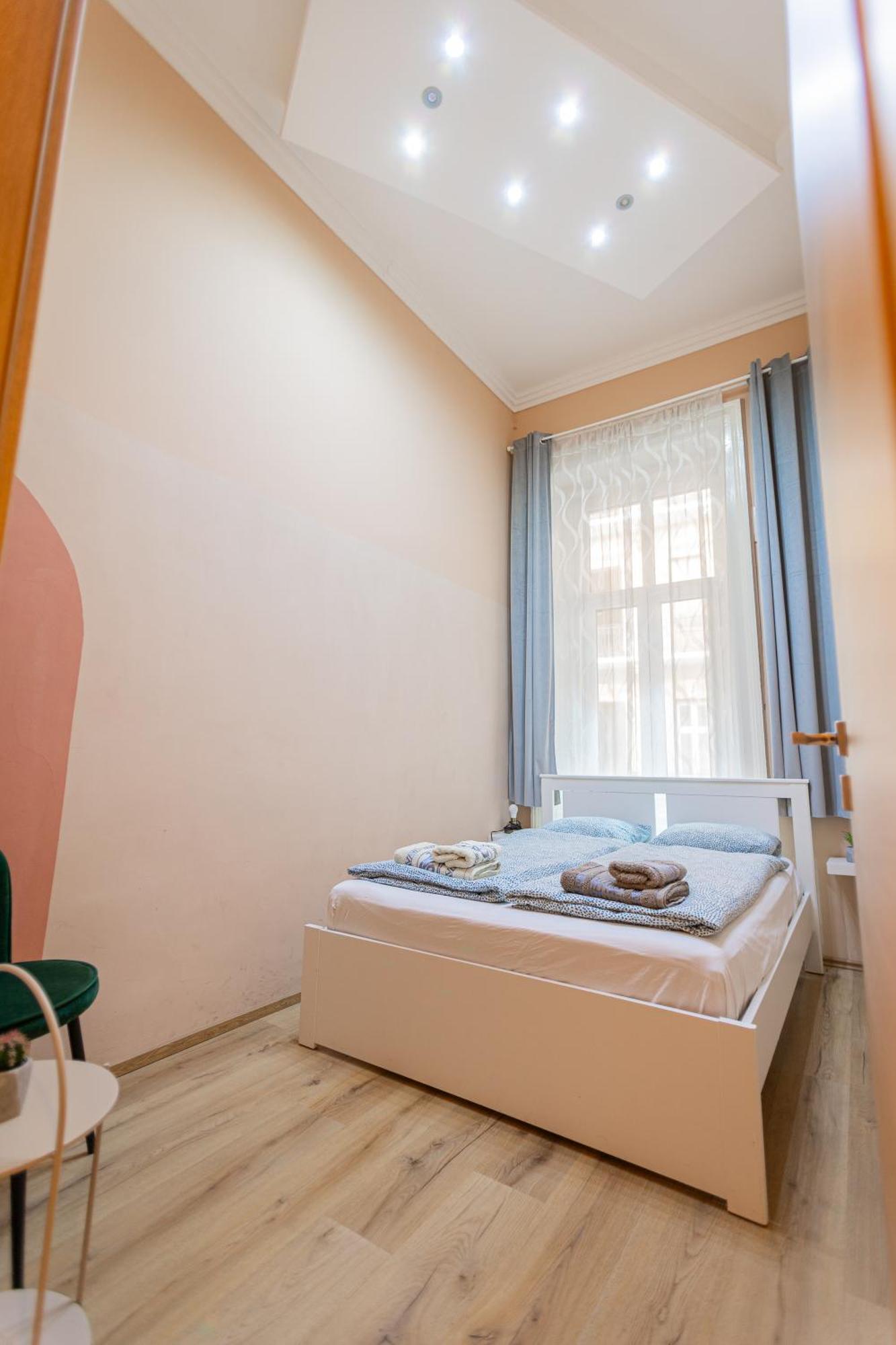 Buda Castle Charming 2 Bedrooms Apartment